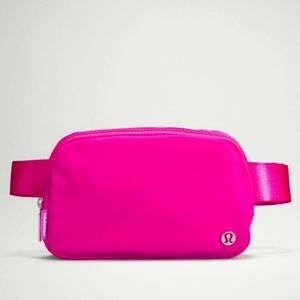 NWT Lululemon Everywhere Belt Bag 1L SONIC PINK